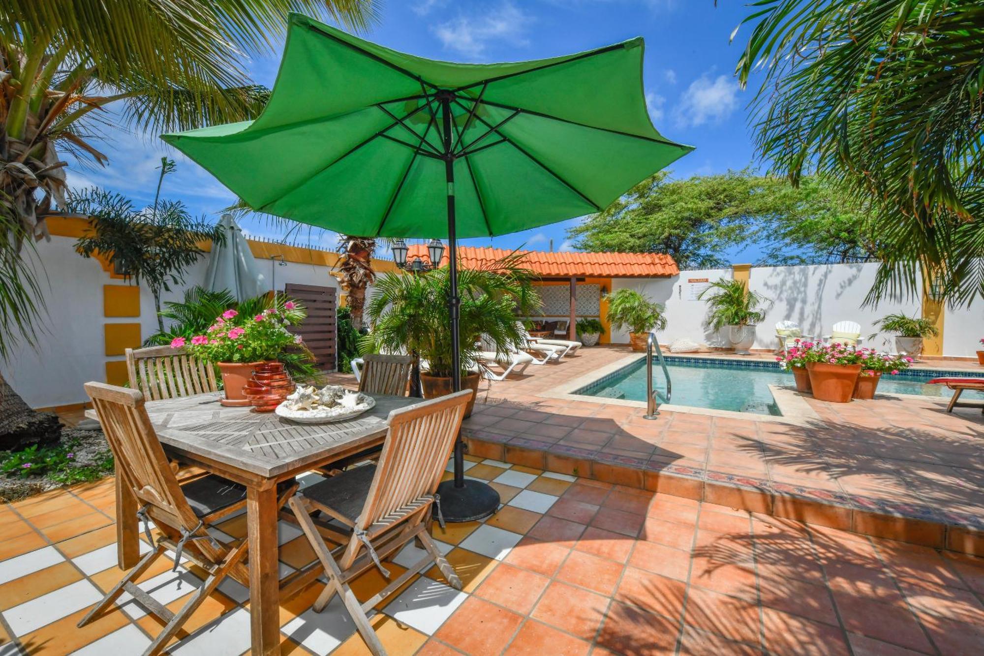 Brisas Studio Apartments (Adults Only) Palm Beach Eksteriør billede