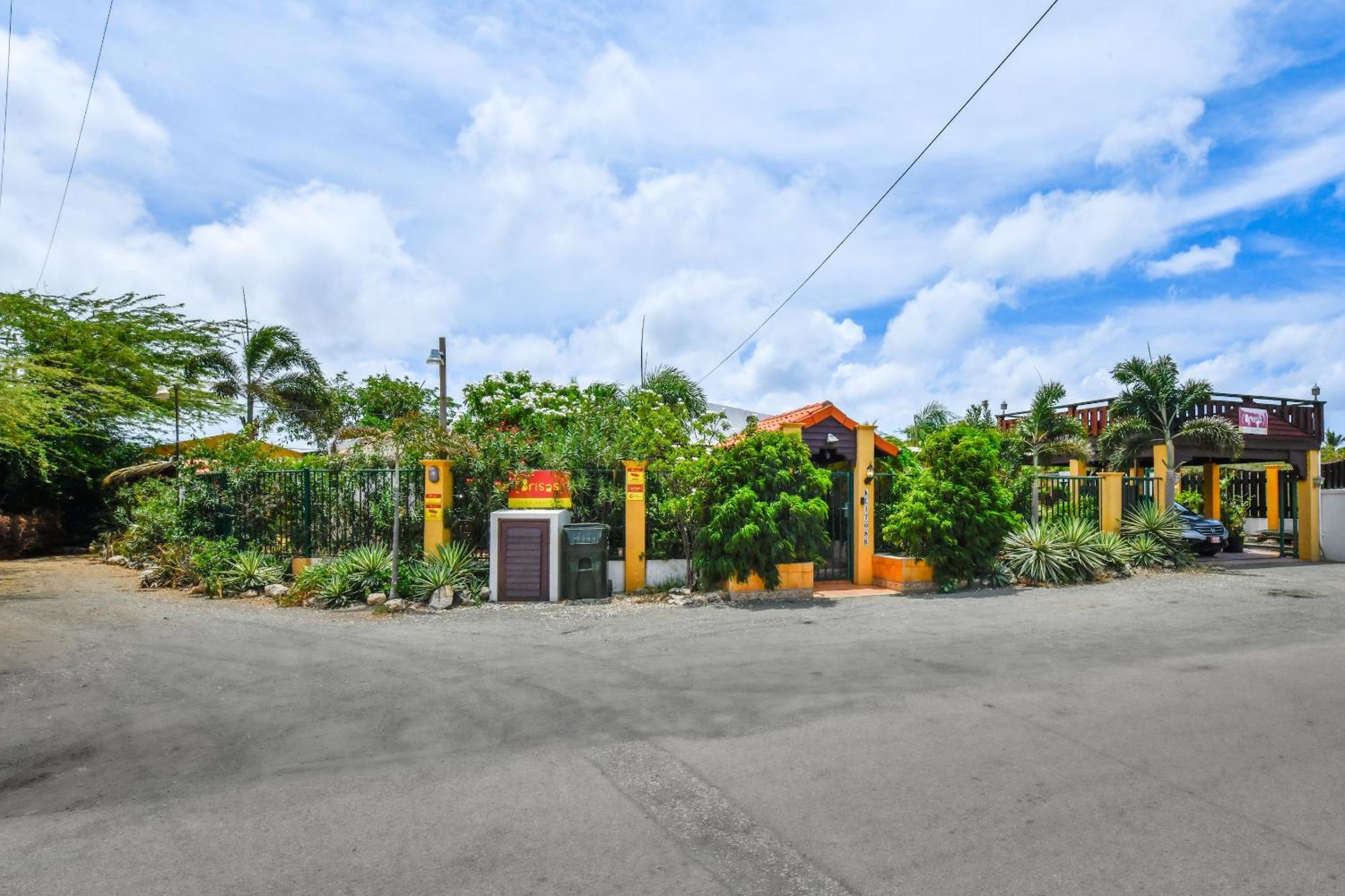Brisas Studio Apartments (Adults Only) Palm Beach Eksteriør billede