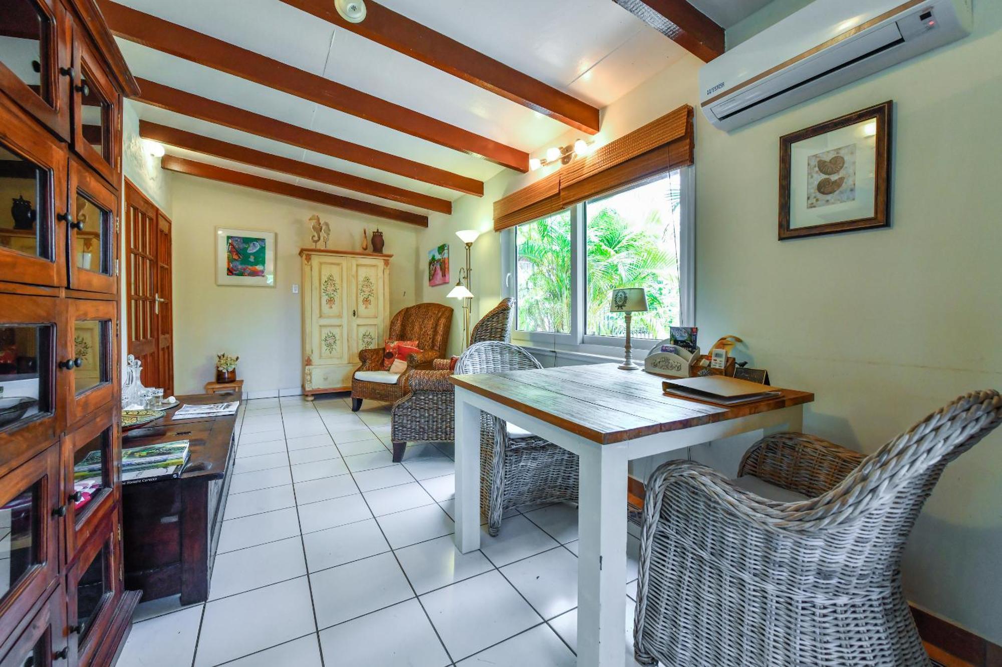 Brisas Studio Apartments (Adults Only) Palm Beach Eksteriør billede