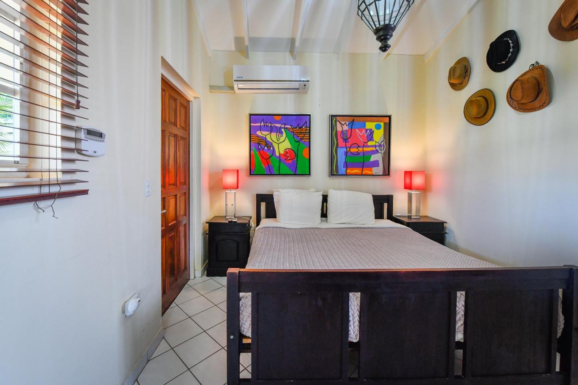 Brisas Studio Apartments (Adults Only) Palm Beach Eksteriør billede