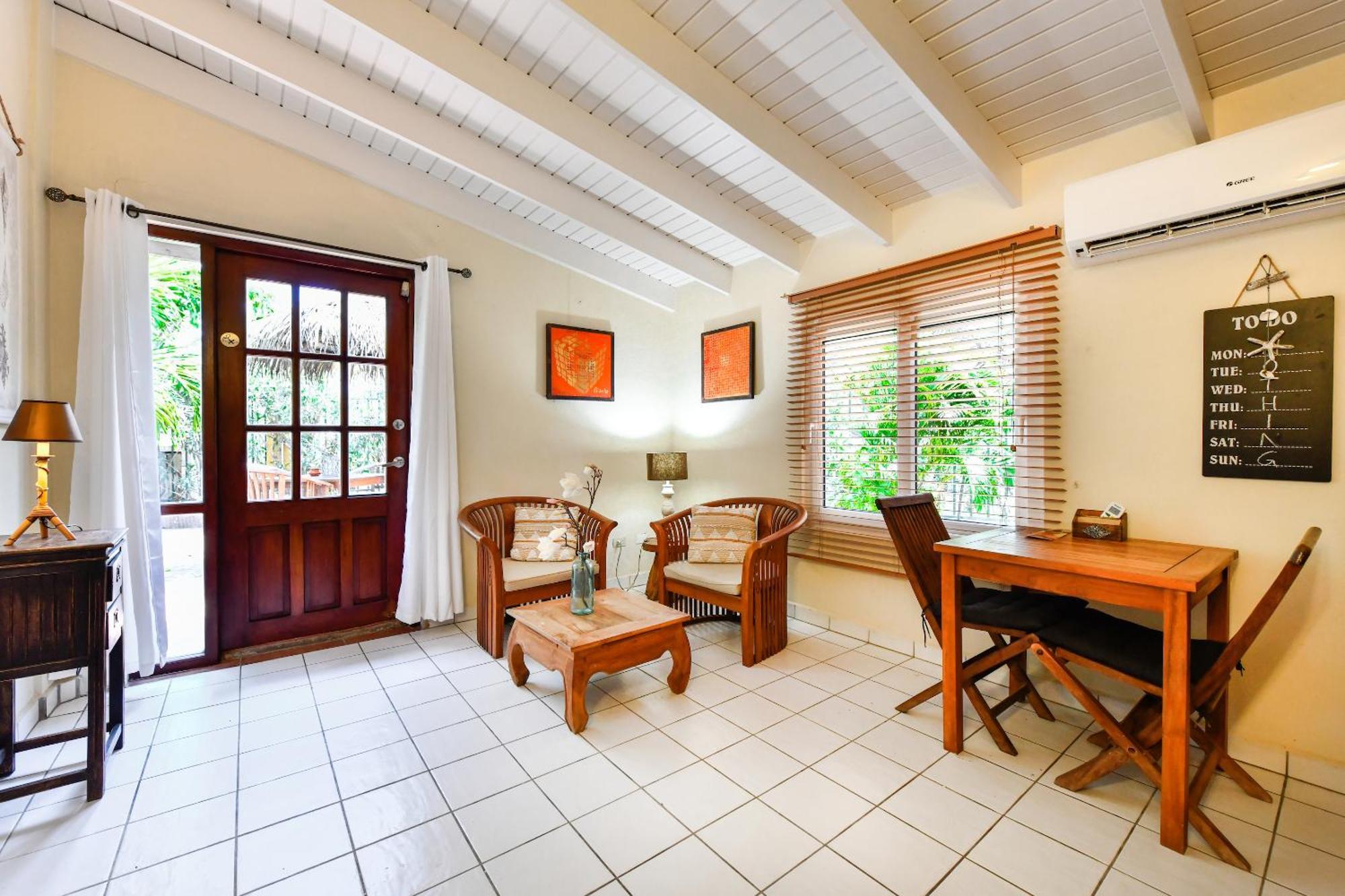 Brisas Studio Apartments (Adults Only) Palm Beach Eksteriør billede