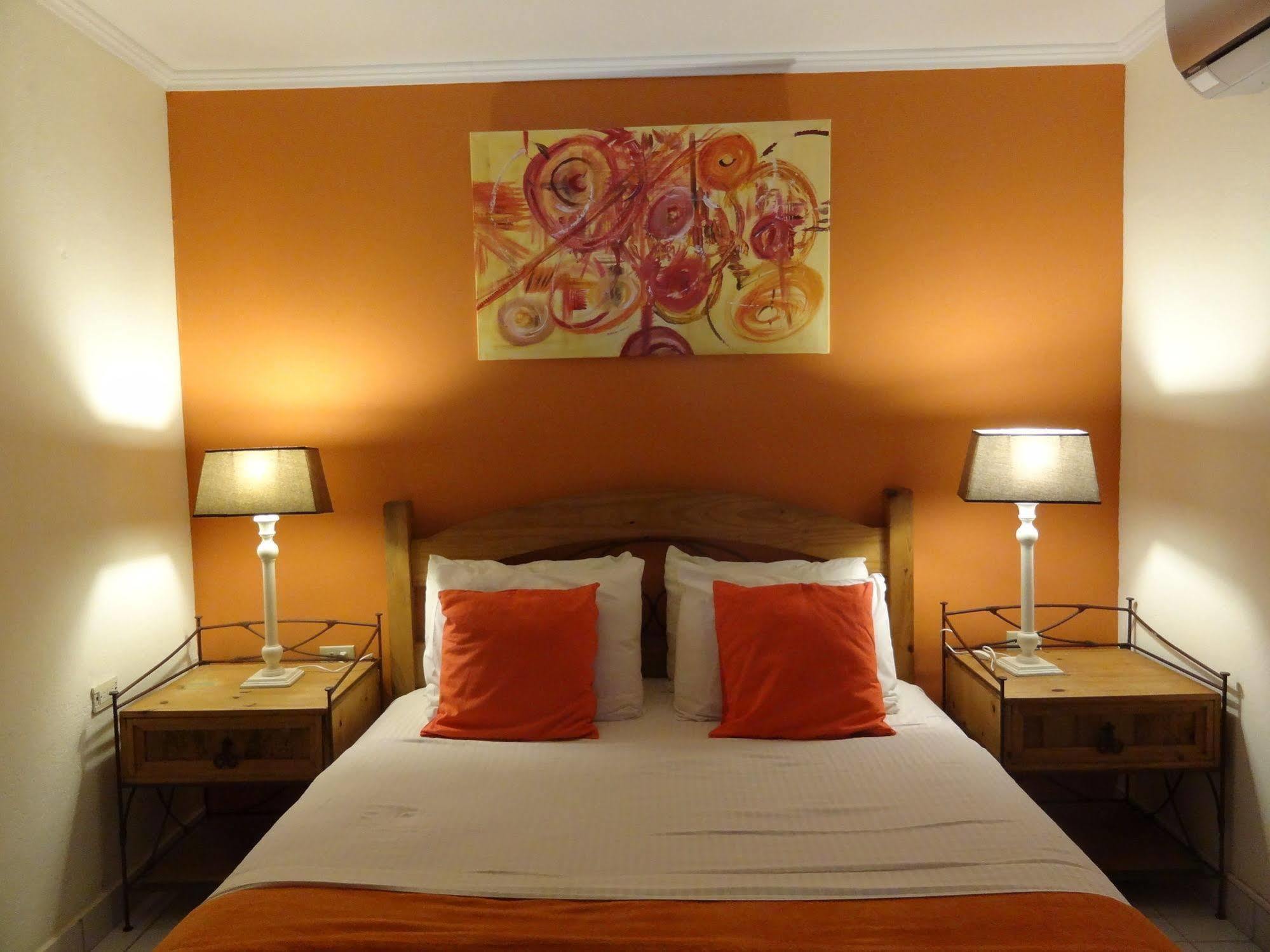 Brisas Studio Apartments (Adults Only) Palm Beach Eksteriør billede